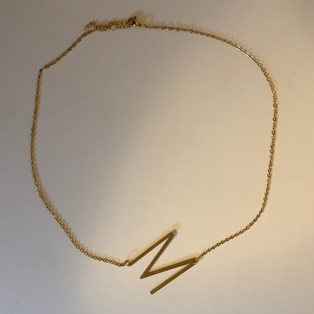 Gold large M necklace - New